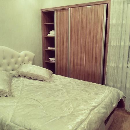 Tamar'S Apartment On Inasaridze 7A 巴统 外观 照片