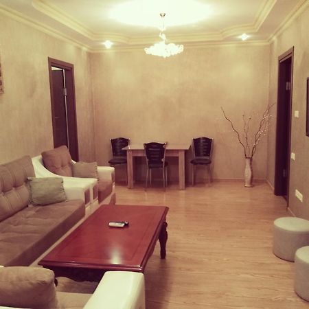 Tamar'S Apartment On Inasaridze 7A 巴统 外观 照片