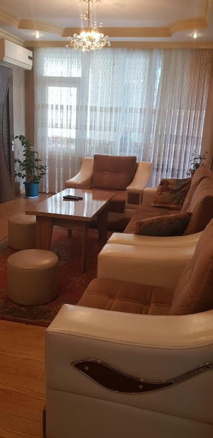 Tamar'S Apartment On Inasaridze 7A 巴统 外观 照片