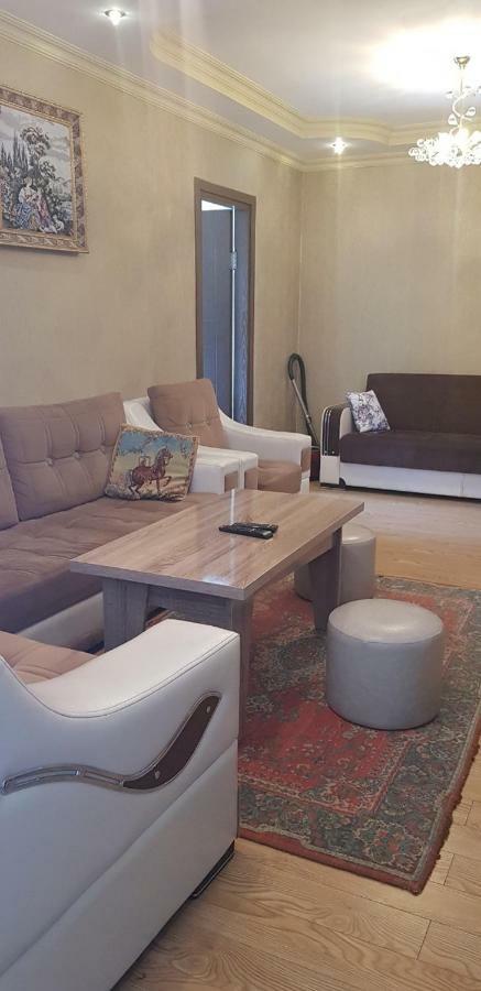 Tamar'S Apartment On Inasaridze 7A 巴统 外观 照片